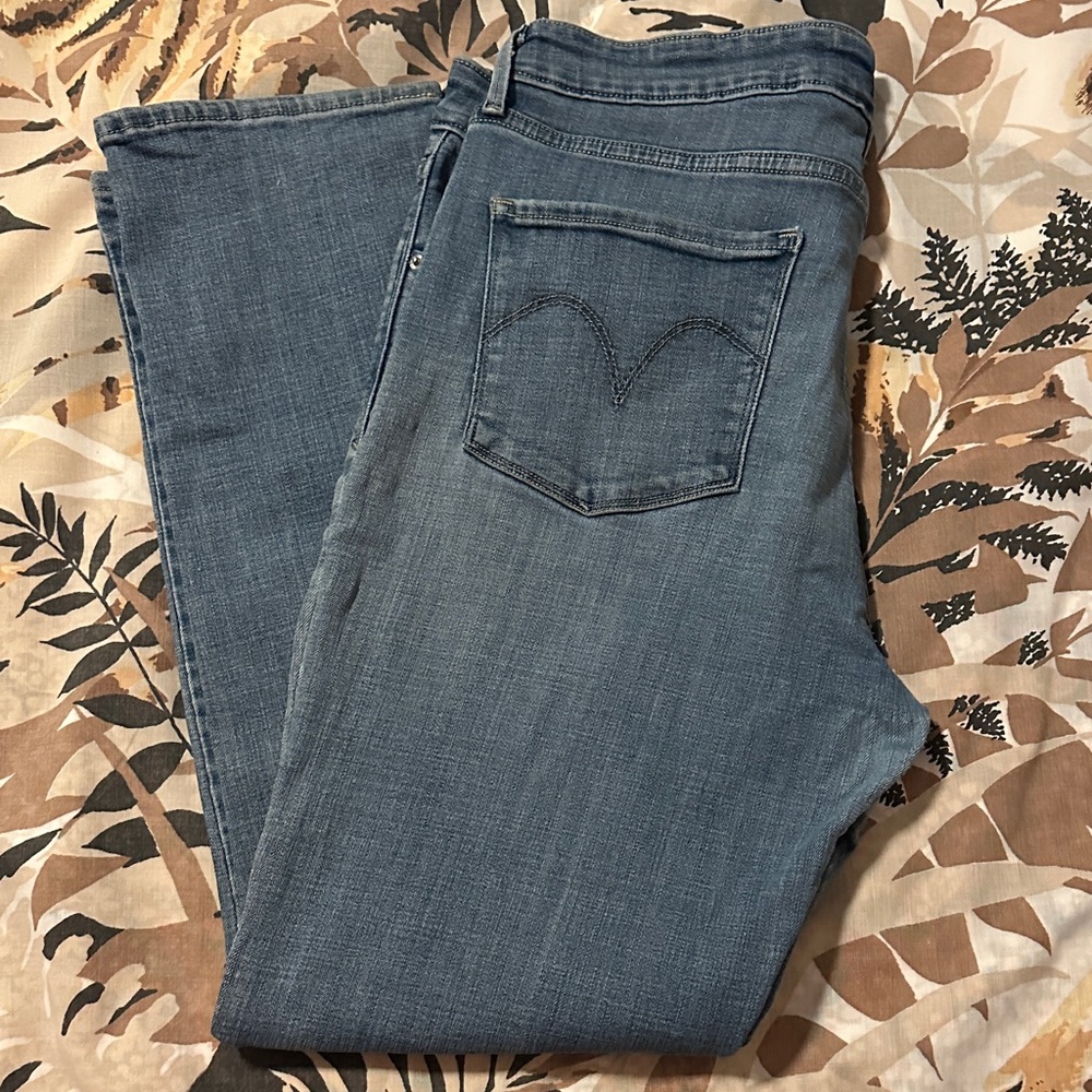 Levi's Women's Straight Leg Jeans in Blue